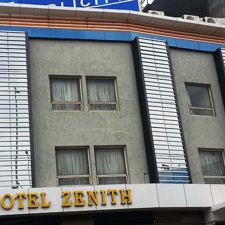 Hotel Zenith Surat Exterior foto
