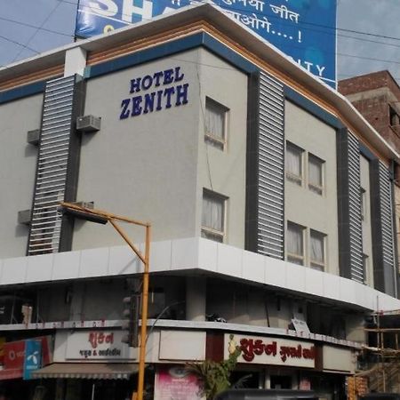 Hotel Zenith Surat Exterior foto